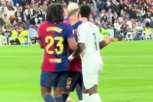 🤣哥们有事是真上啊！国家德比冲突，维尼休斯参团率百分百！